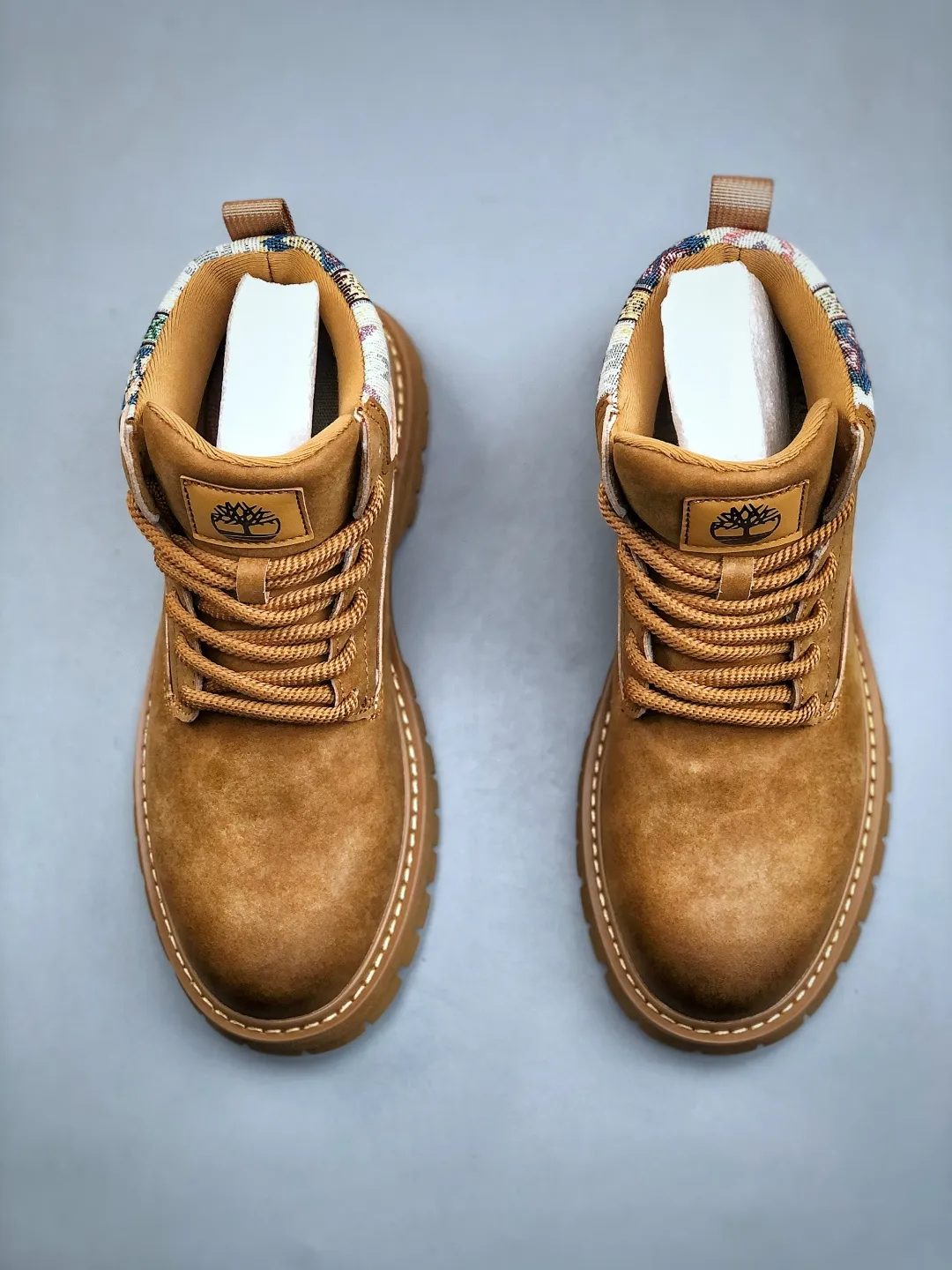 💰520 supports store G Timberland/Timberland classic style 25ss new mid-top classic re-engineering produced by Guangdong factory with new process upgrade autumn and winter new style original box original packaging The fabric is made of hand-grabbed cowhide imported from Italy🇮🇹 with anti-odor and anti-corrosion genuine leather latex insoles to give you a perfect wearing experience quality and durable, a must-have for sportsmen, specializes in not looking handsome, high-quality and first-class foot feel The full set of official website unified packaging, specially designed for cold protection and outdoor use this winter, suitable for daily matching. Size: 39 40 41 42 43 44